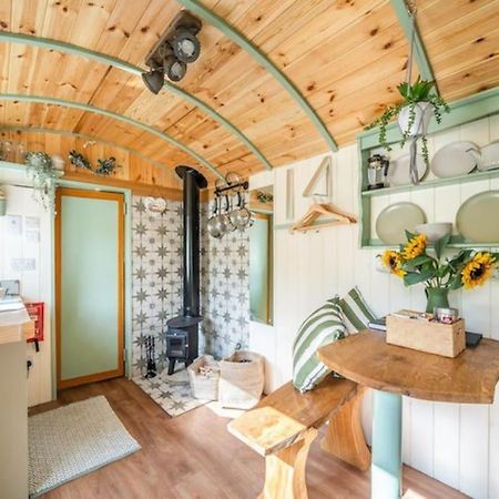 Spinney Retreats - 2 X Unique Shepherds Huts Dog Friendly Northampton Eksteriør bilde