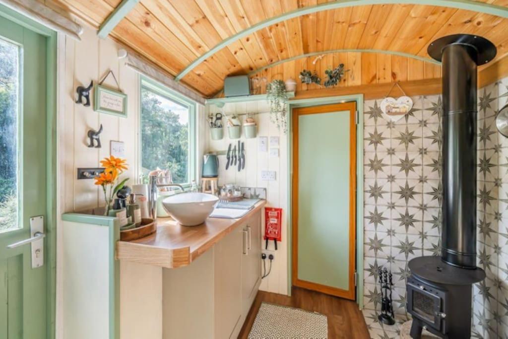 Spinney Retreats - 2 X Unique Shepherds Huts Dog Friendly Northampton Eksteriør bilde