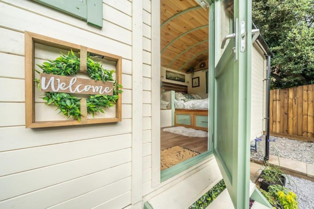 Spinney Retreats - 2 X Unique Shepherds Huts Dog Friendly Northampton Eksteriør bilde