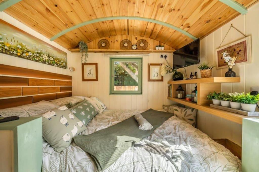 Spinney Retreats - 2 X Unique Shepherds Huts Dog Friendly Northampton Eksteriør bilde